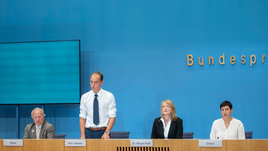  Stefan Merki, Matthias Zera, Annedore Kleist, Klara Pfeiffer, Foto: Falk Wenzel