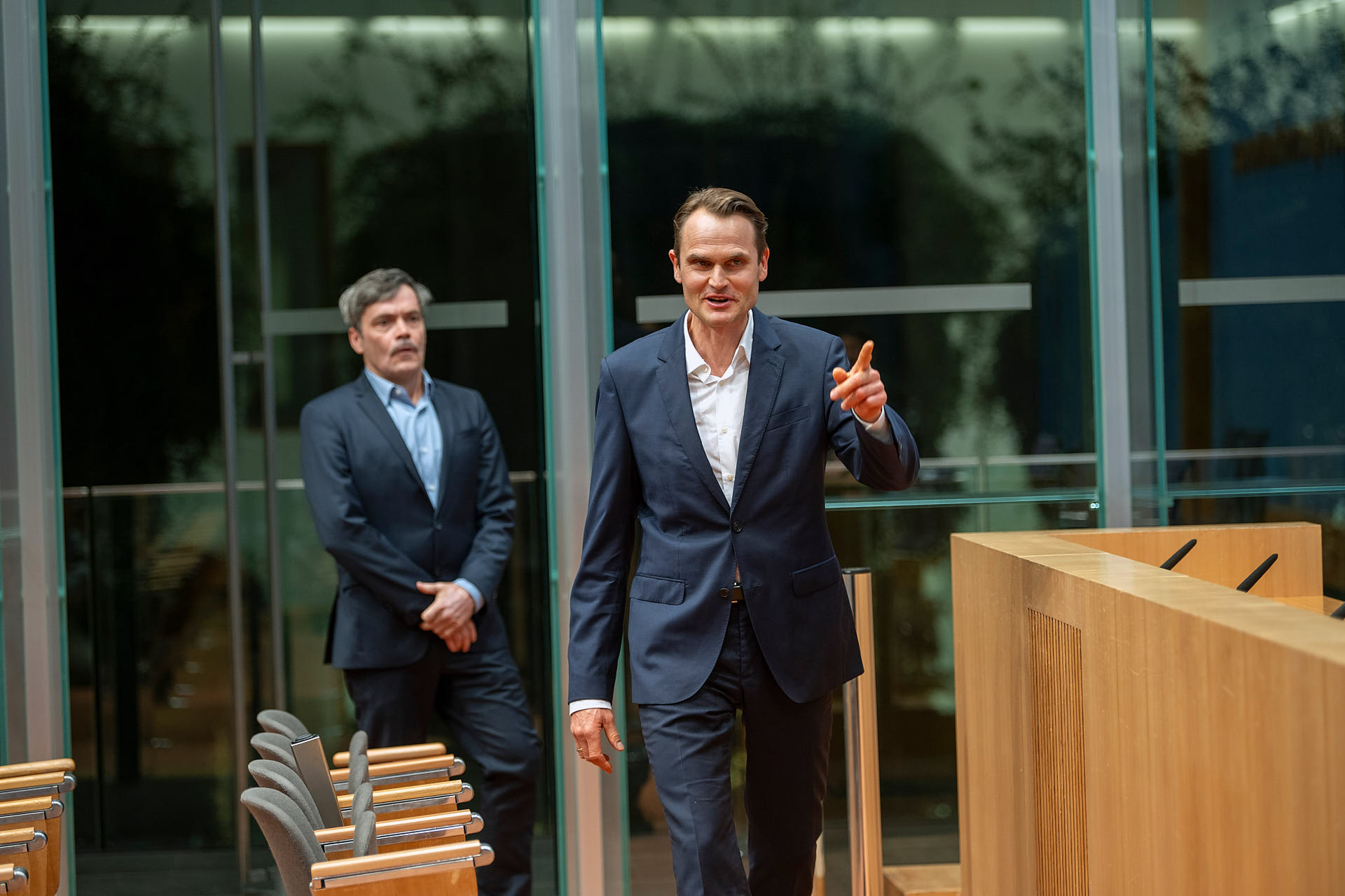 Ein Volksbürger, Fabian Hinrichs, Patric Schott, 